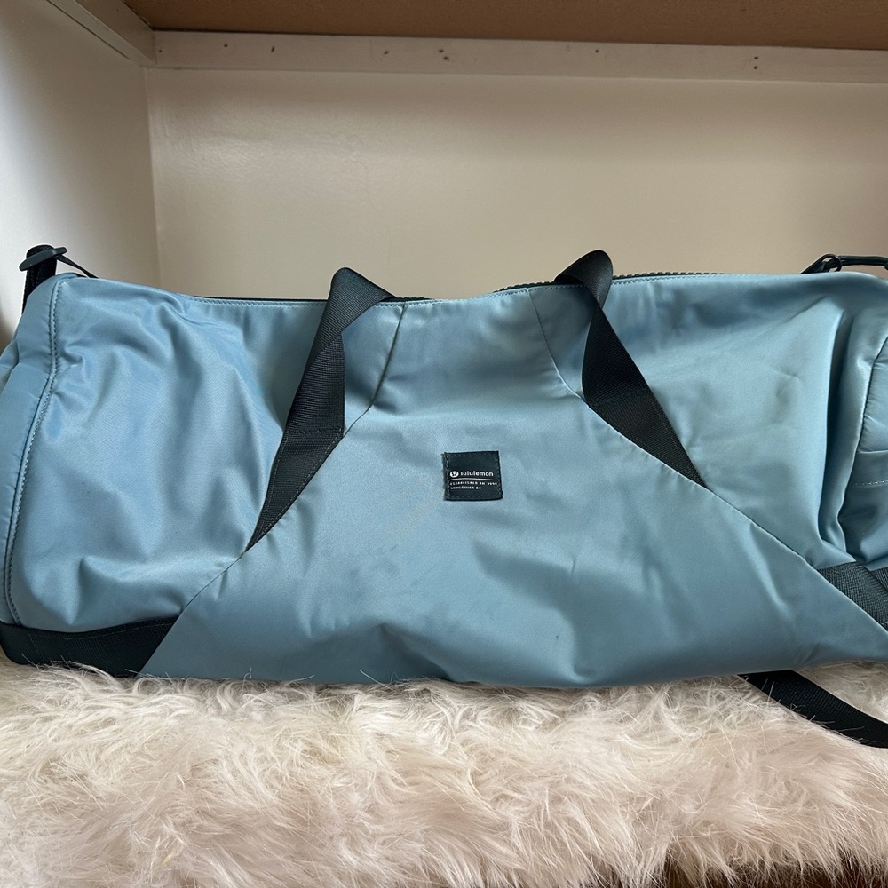 Lululemon All Day Essentials Duffle Bag 32L